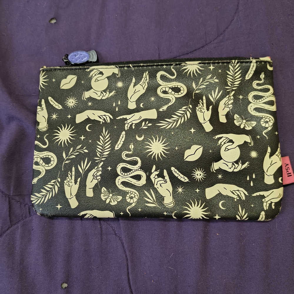 ipsy Black and Cream Mystical Pouch